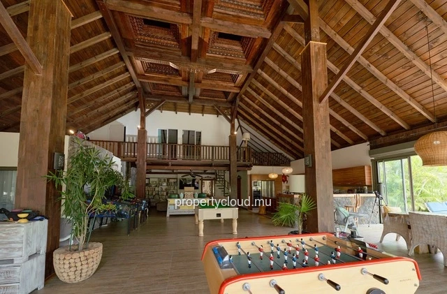 A vendre magnifique villa dans une residence accessible aux etrangers à Pereybere.