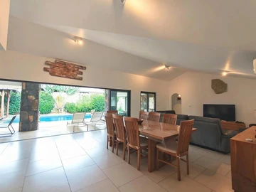 4 Bedroom Villa