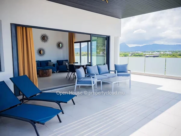 Luxury 3-Bedroom Penthouse with Private Pool in Tamarin (Sole Mandate)