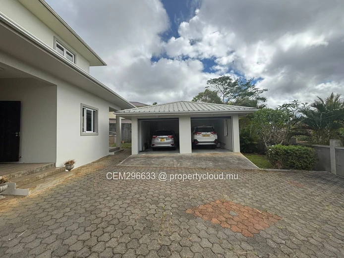 Deux charmantes maisons à vendre à Beau Bassin – Idéales pour une famille ou un investissement