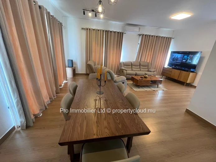 Appartement situé au rez-de-chaussée, dans le cadre calme et verdoyant du Morcellement Green Creek à Flic-en-Flac.