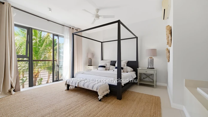 Péreybère - Magnificent 3-bedroom penthouse with large rooftop and private pool (Sole Mandate)