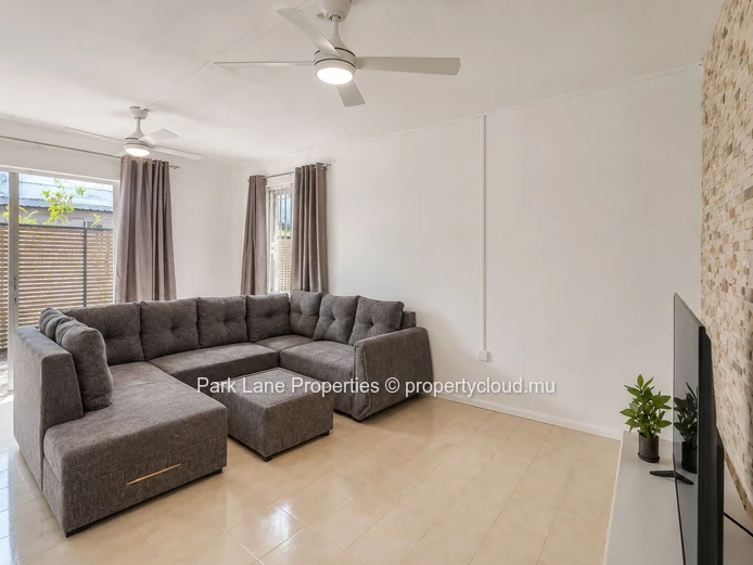 For Rent – Four-Bedroom Duplex with Open Views in Péreybère