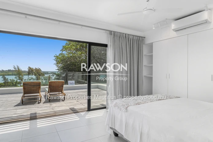 3 En-Suite Bedroom Penthouse | Sea View | Private Pool | Saint-Antoine