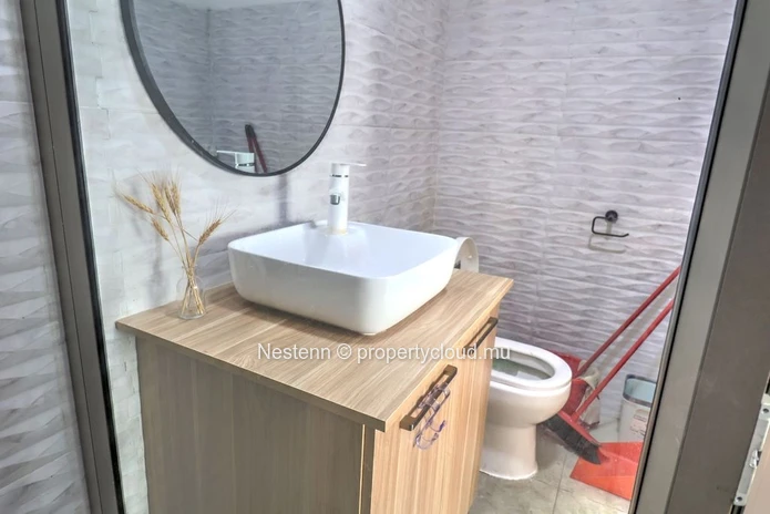 Modern 3-bedroom apartment with balcony