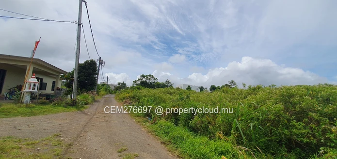 Terrain résidentiel/commercial de premier ordre à vendre – Camp Fouquereaux