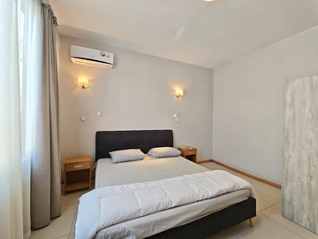 5 Bedroom Villa