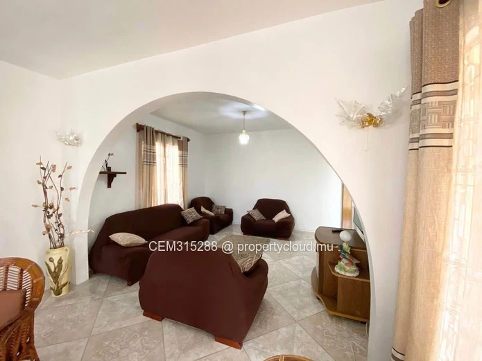 3 Bedrooms Ground Floor Apartment for Rent – Morcellement Sodnac, Quatre-Bornes 200 m²