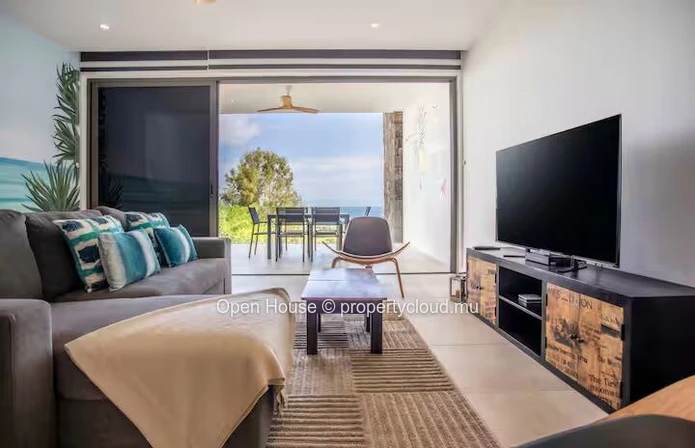 Appartement 2 chambres avec piscine à vendre à Rivière Noire