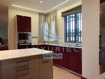 6 Bedroom Villa