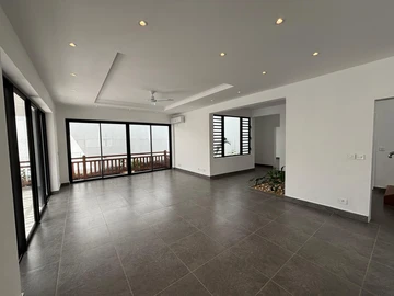 5 Bedroom Villa