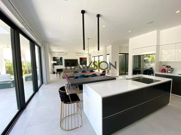 4 Bedroom Villa