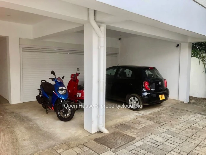3-Bedroom G+2 Apartment for Sale in Pereybere