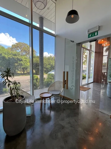 Bureaux à louer à Pointe aux Canonniers – 60 m² lumineux et fonctionnels
