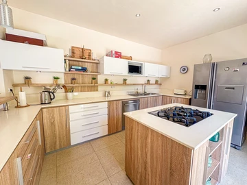 4 Bedroom Villa
