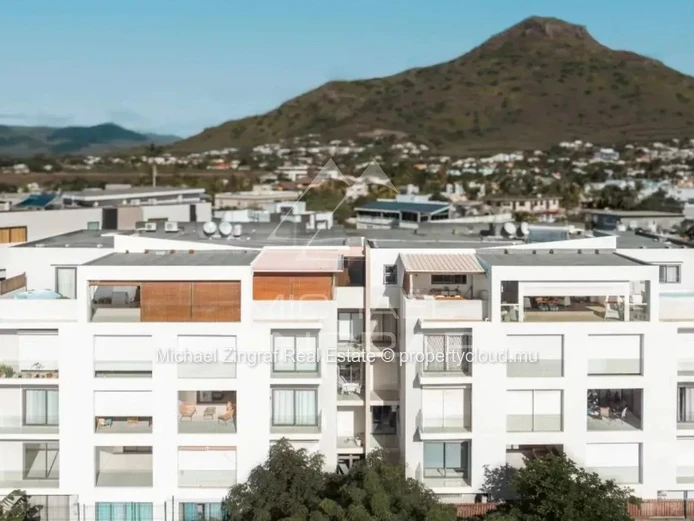 3-Bedroom Apartment for in Tamarin – Sea Views