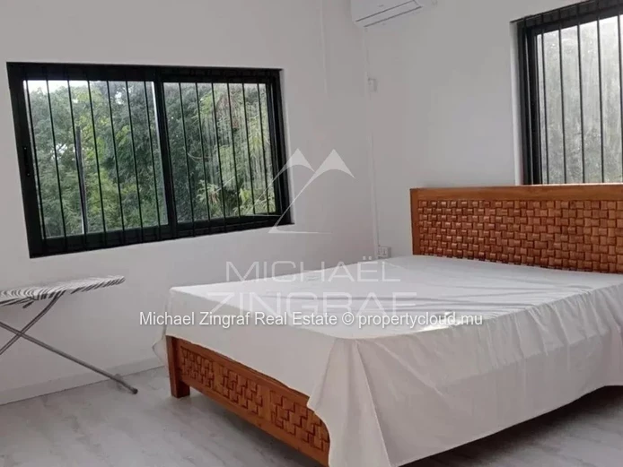 Villa de 4 Chambres avec Piscine à Calodyne