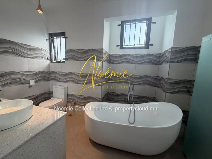 6-Bedroom Furnished Villa with Private Pool for Rent in Pereybere