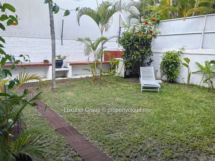 Tropical Comfort Meets Modern Living – Duplex Villa in Pointe aux Canonniers