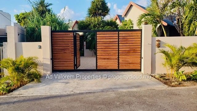 Charmante Maison Meublée à Vendre à Tamarin – Avec Piscine Privée