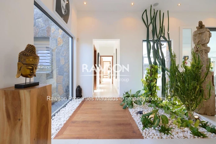 Villa 4 Chambres | Piscine Et Jardin Privés | Pereybere | Accessible Aux Étrangers | €
