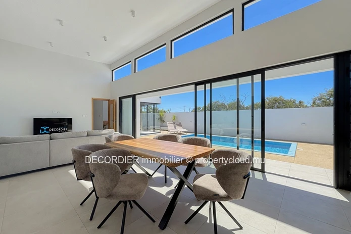 Maison avec piscine privée à Calodyne