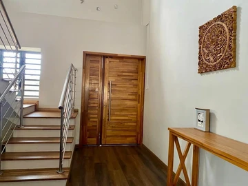 5 Bedroom Villa