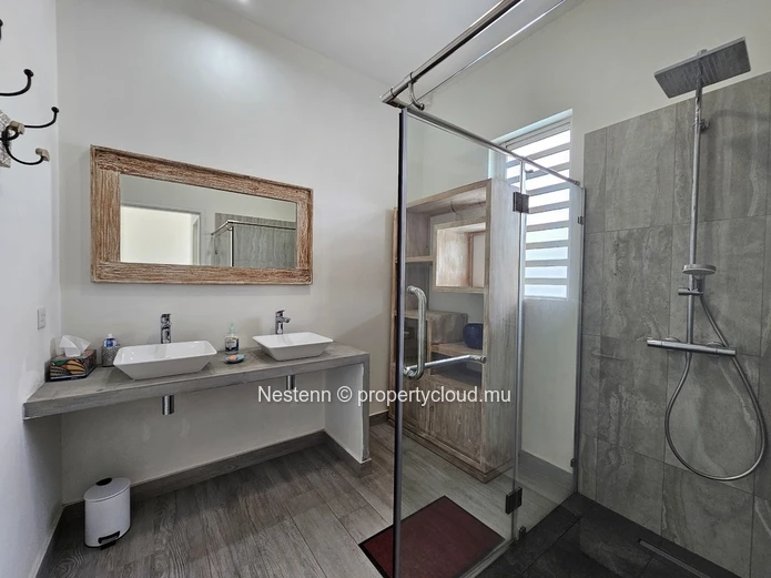 Modern house of 4 bedrooms