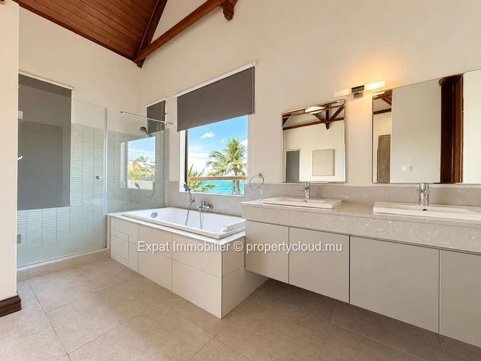 Exceptional 3-Bedroom Beachfront Villa with Office & Breathtaking Coin de Mire Views – Pointe aux Canonniers