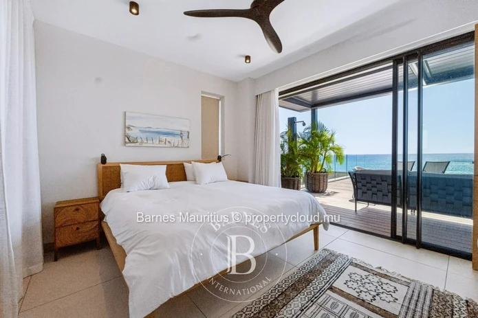 POINTE AUX CANONNIERS - sea view penthouse with 3 bedrooms