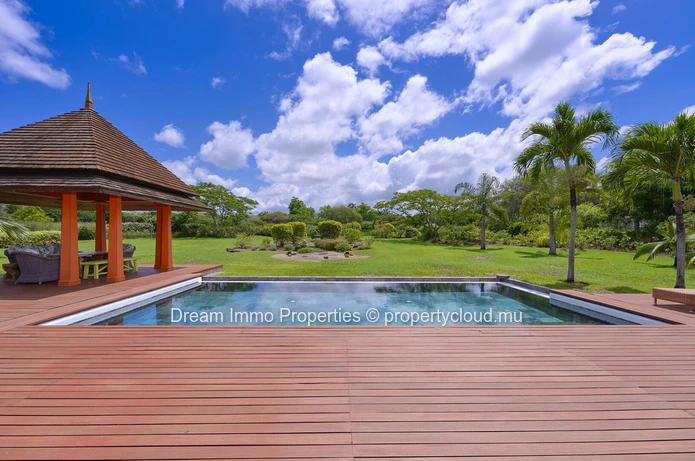 Spacious Tropical Villa On A Huge Land With Mountain Views & Sea Access At Tamarina Golf Resort - Mauritius