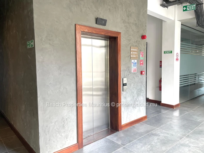 59m² Commercial Unit with Balcony & Parking