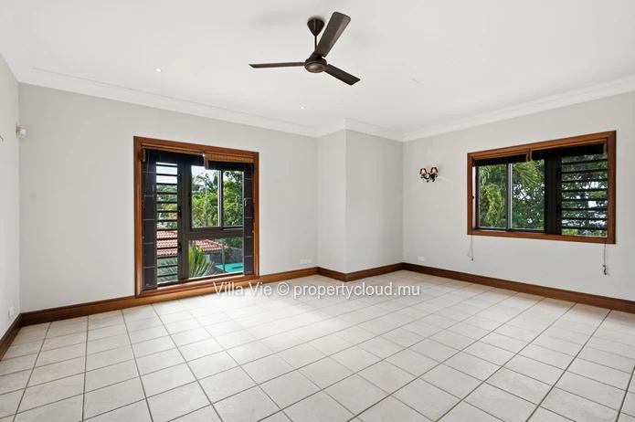 Calodyne - Maison spacieuse de style méditerranéen de 6 chambres (Mandat exclusif)