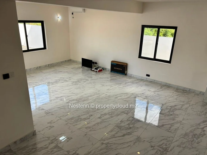 Villa moderne neuve avec 3 suites, piscine et grand jardin – Proche de Chemin Vingt Pieds, Péreybère 