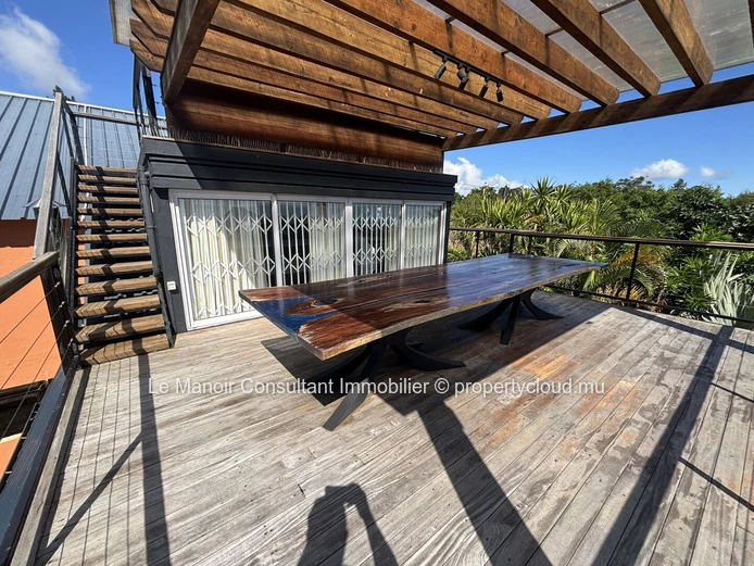 Villa de 4 chambres avec piscine à vendre à Floréal (409 m²)