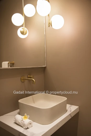 Velvet 1202 : Apartment with sea view & private pool at Beau Champ