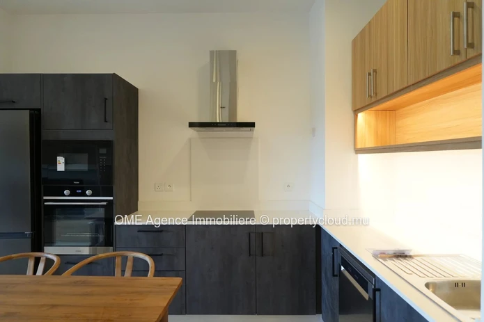 3-Bedroom Apartment with Terrace and Mountain Views