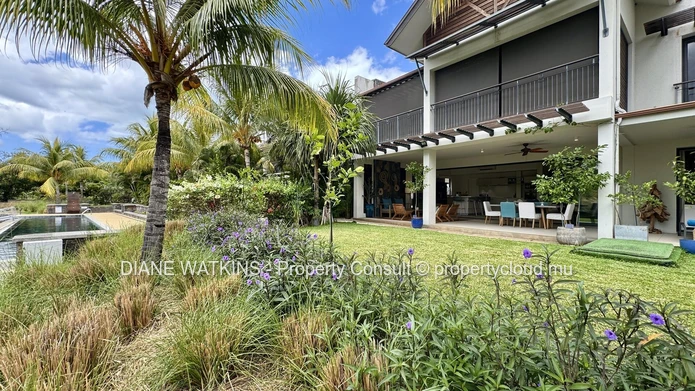 Exquisite Waterfront Living at La Balise Marina