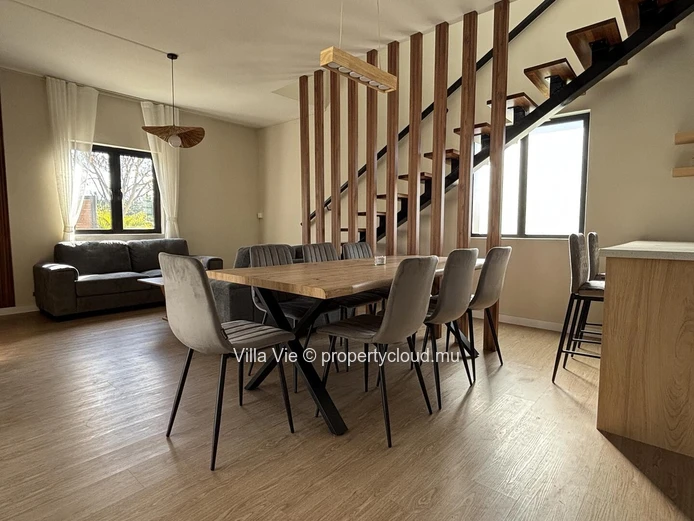 Calodyne - New 3-bedroom house with swimming pool and garden