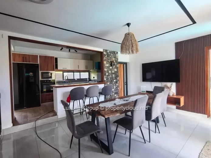 Modern Contemporary Villa with Private Pool