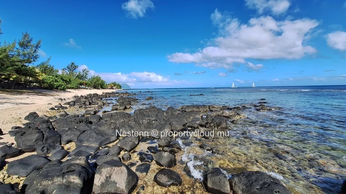 Superb 3-bedroom ground floor apartment on the waterfront