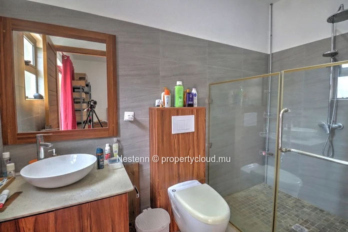 Elegant balinese-style villa on 675m² land