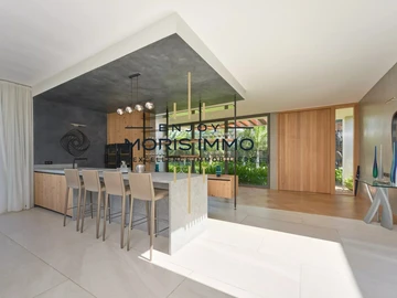 5 Bedroom Villa