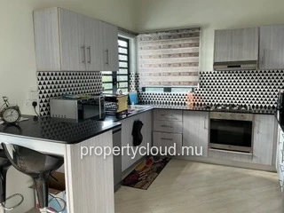 For rent – Superb 3-bedroom en suite apartment with pool and garden in Grand Baie