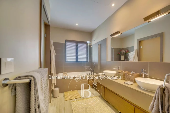 HAUTE RIVE - Penthouse Traversant - 4 Chambres