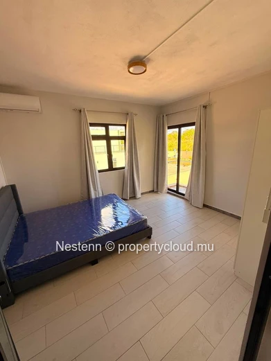 Villa neuve avec grande cour – Un cadre idéal pour votre famille
