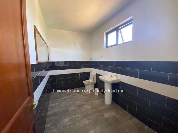Commercial Building for Rent – First Floor