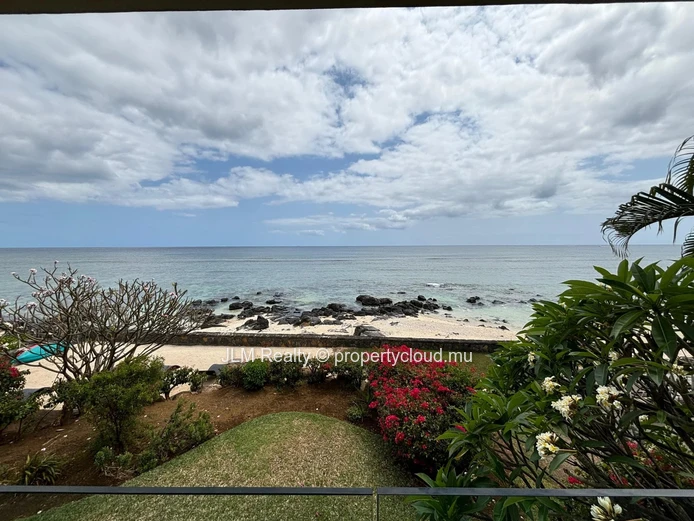 For rent: top-floor apartment with panoramic sea views in Tamarin, Mauritius