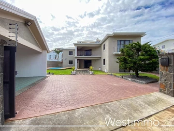 8 Bedroom Villa