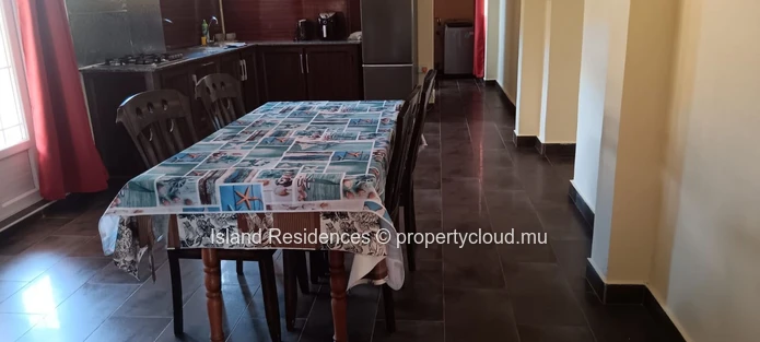 Creve Coeur - 1st Floor 2 bedroom furnished apartment close to Motorway